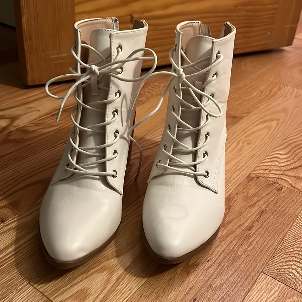 BOGO Chase + Chloe White Lace-Up Ankle Boots with Stacked Heel - Picture 2 of 5